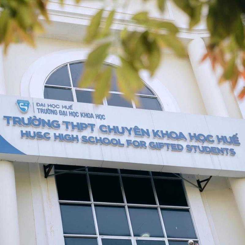 Trường THPT chuyên Khoa học Huế