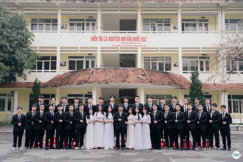 Trường THPT Chuyên Lam Sơn - Thanh Hoá