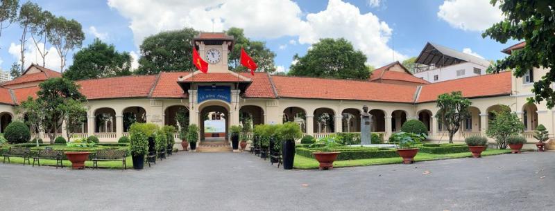 Trường THPT Chuyên Lê Hồng Phong