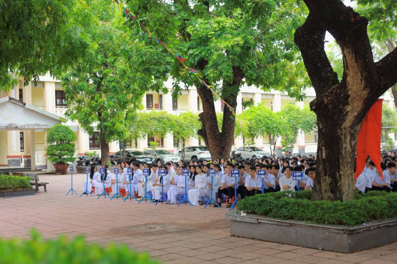 Trường THPT Chuyên Lê Khiết