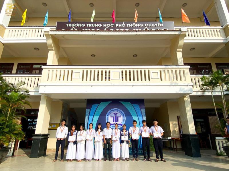 Trường THPT Chuyên Lê Thánh Tông