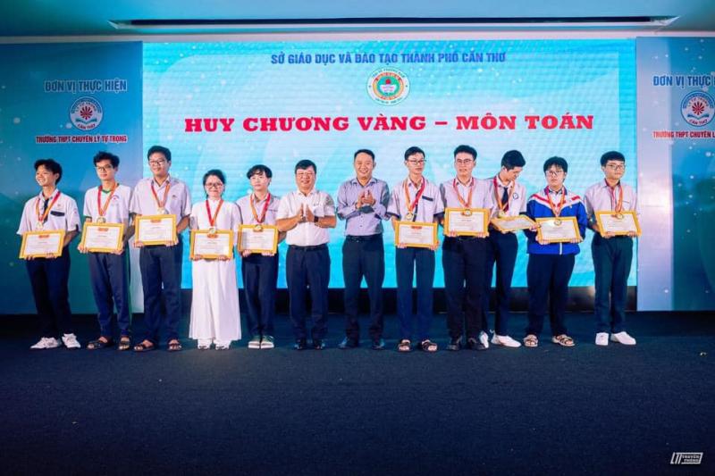 Trường THPT Chuyên Lý Tự Trọng