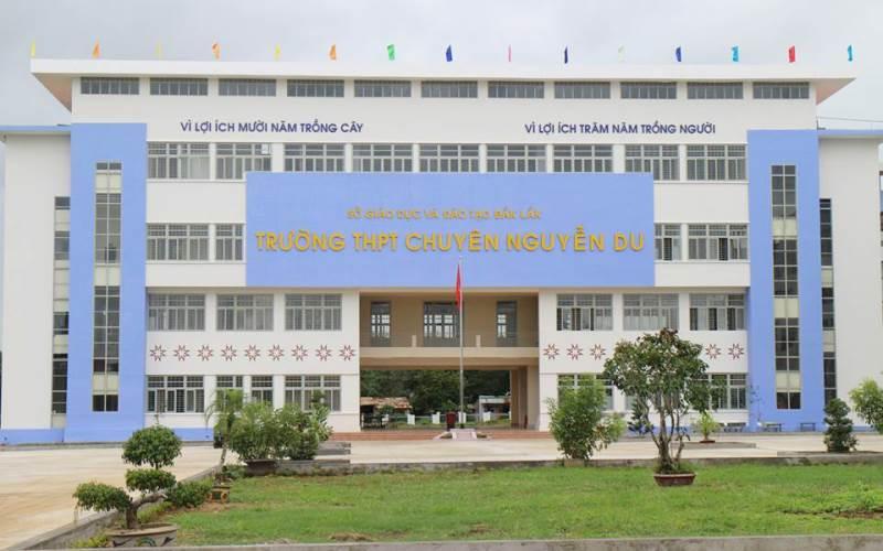 Trường THPT Chuyên Nguyễn Du