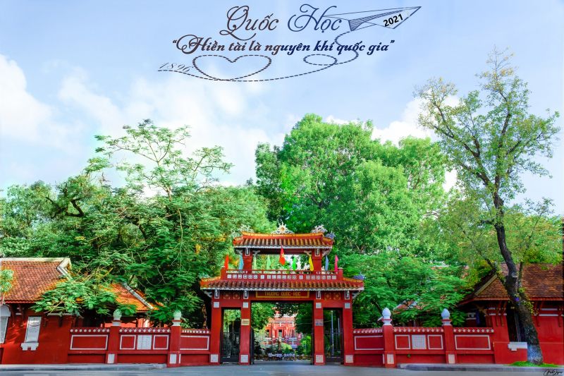 Lối kiến trúc của trường pha trộn giữa cổ kính và hiện đại