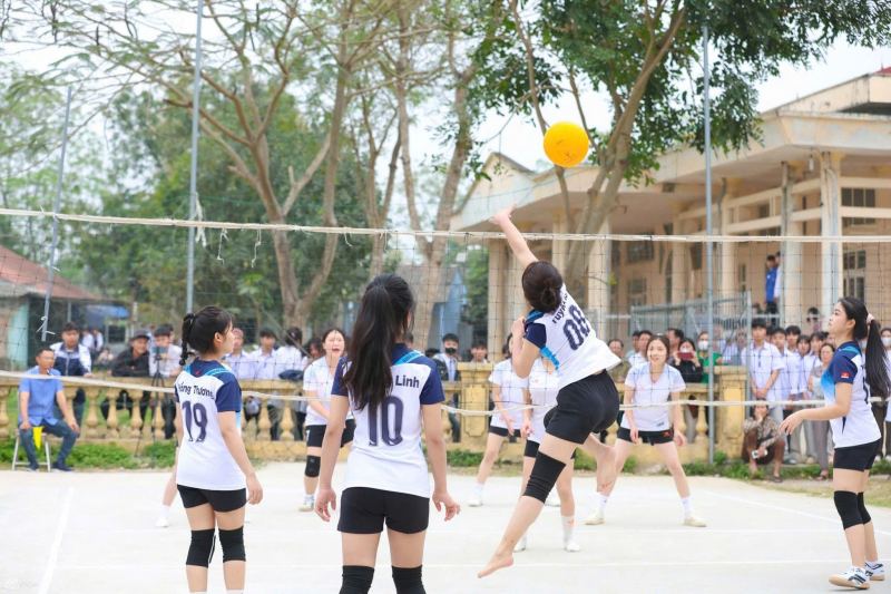 Trường THPT Cù Chính Lan