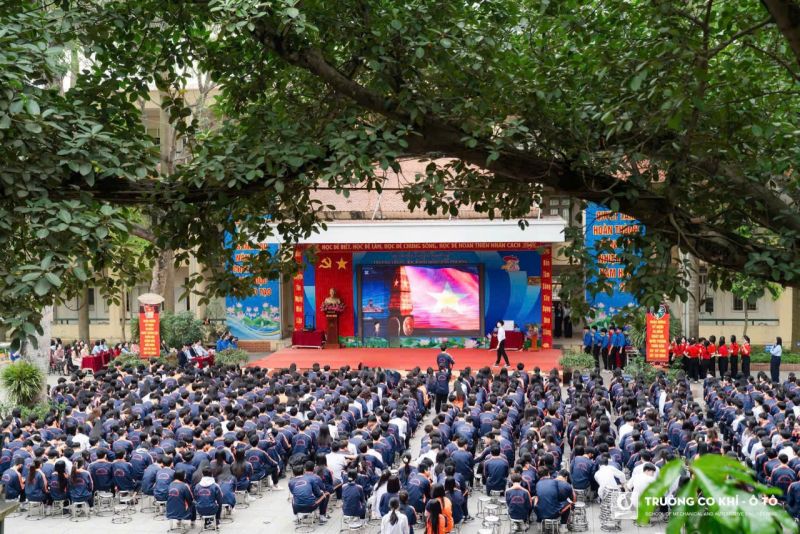 Trường THPT Đan Phượng