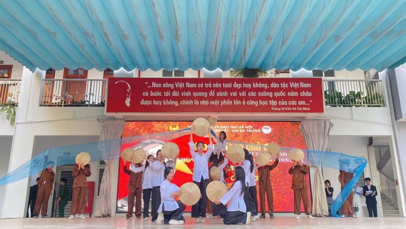 Trường THPT Đoàn Kết