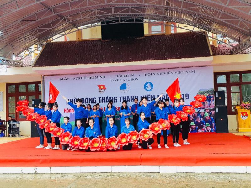 Trường THPT Hòa Bình