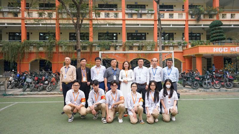 Trường THPT Hoàng Mai