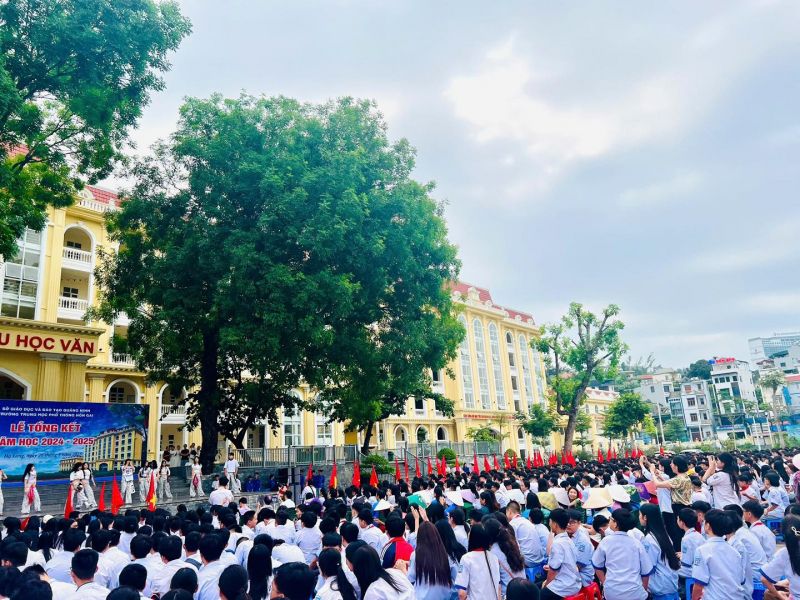 Trường THPT Hòn Gai