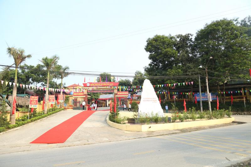 Trường THPT Hồng Quang
