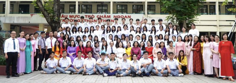Trường THPT Hùng Vương