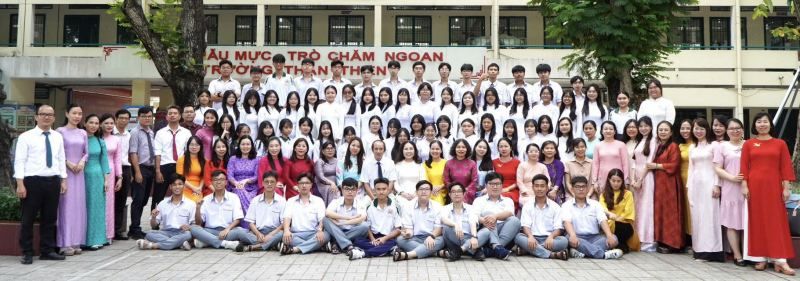 Trường THPT Hùng Vương