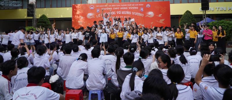 Trường THPT Hùng Vương