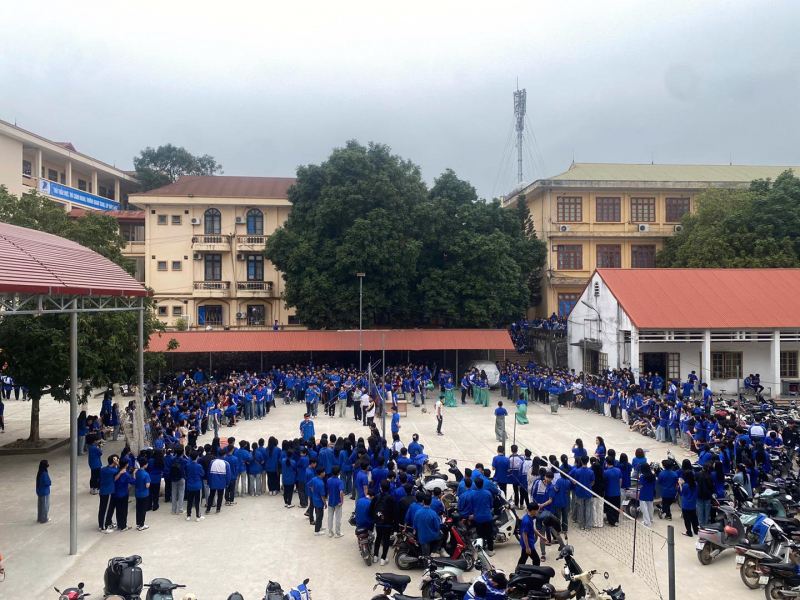 Trường THPT Hữu Lũng