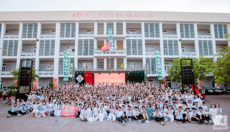Trường THPT Huỳnh Thúc Kháng