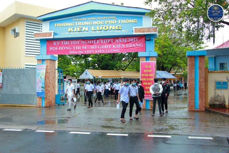 ﻿Những năm qua, Trường THPT Kiên Lương chú trọng dạy chữ- dạy người với phương châm 