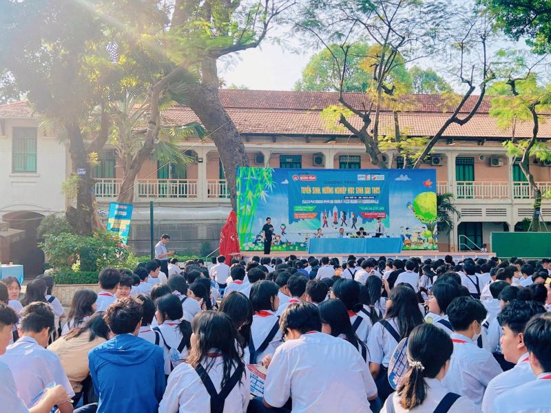 Trường THPT Lê Thị Hồng Gấm