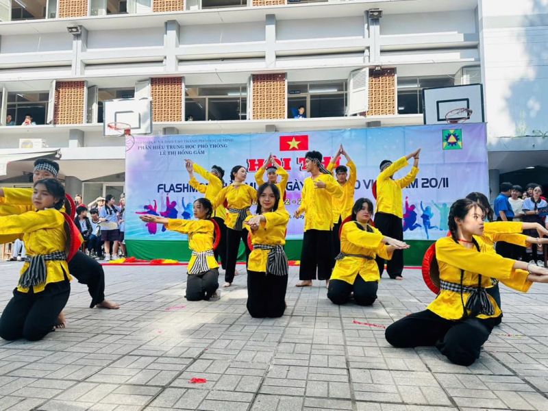 Trường THPT Lê Thị Hồng Gấm