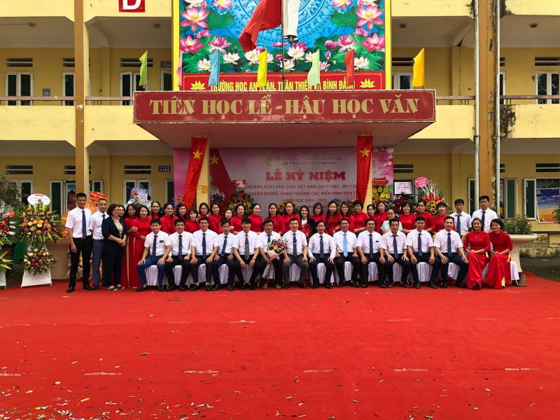 Trường THPT Lưu Hoàng