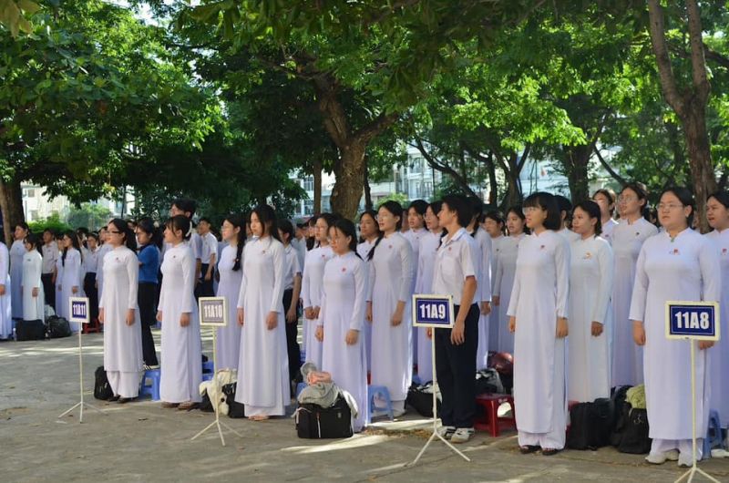 Trường THPT Lý Tự Trọng