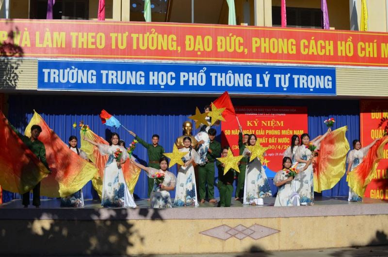 Trường THPT Lý Tự Trọng