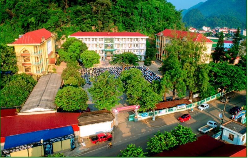 Trường THPT Mộc Lỵ