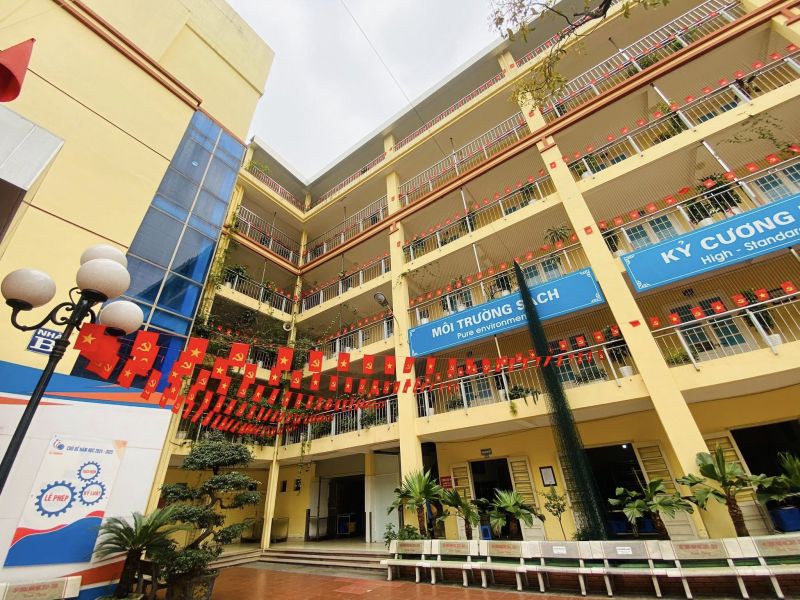 Trường THPT M.V.Lômônôxốp