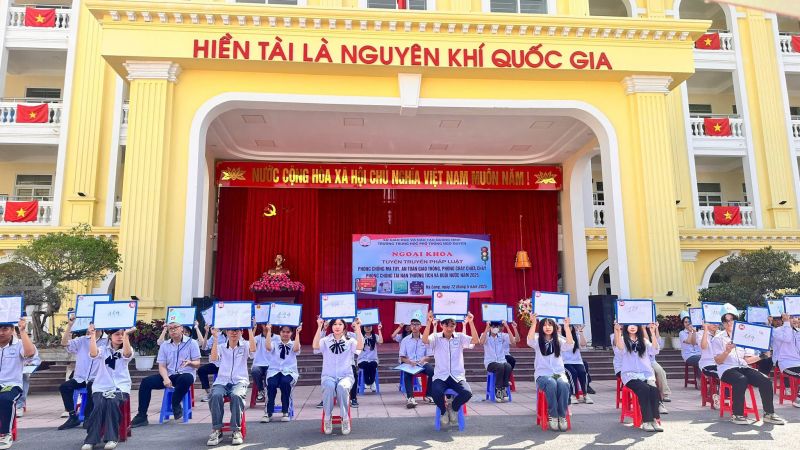 Trường THPT Ngô Quyền