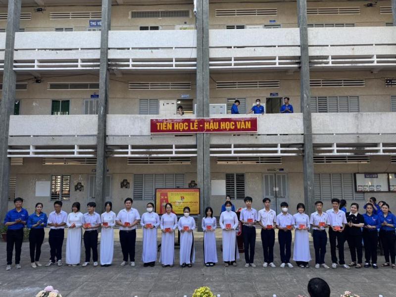 Trường THPT Nguyễn Đình Chiểu