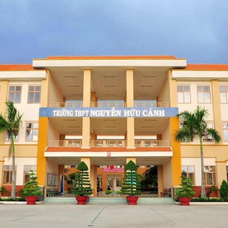 Trường THPT Nguyễn Hữu Cảnh