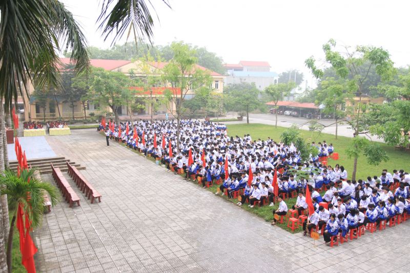 Trường THPT Nguyễn Hữu Tiến