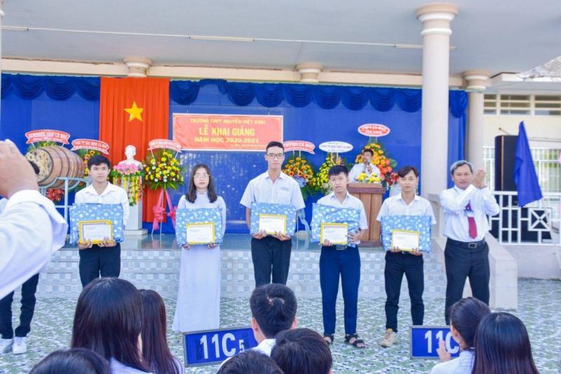 Trường THPT Nguyễn Việt Khái