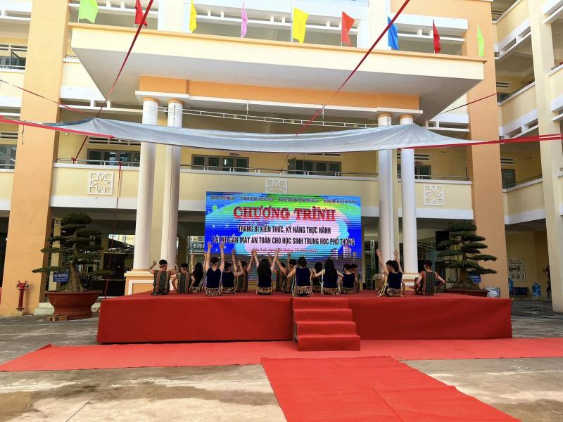Trường THPT Phan Bội Châu