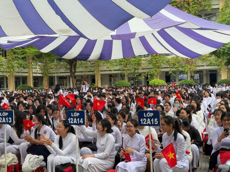 Trường THPT Phú Nhuận