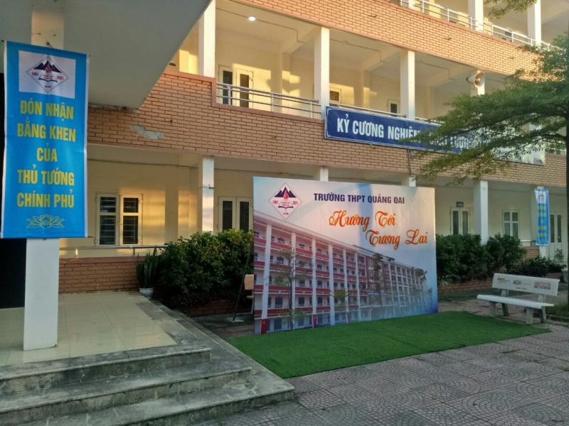 Trường THPT Quảng Oai