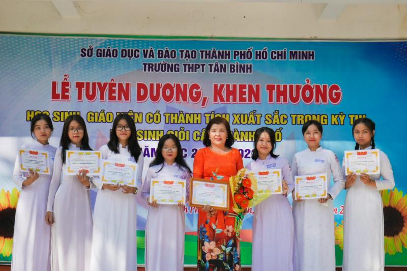 Trường THPT Tân Bình