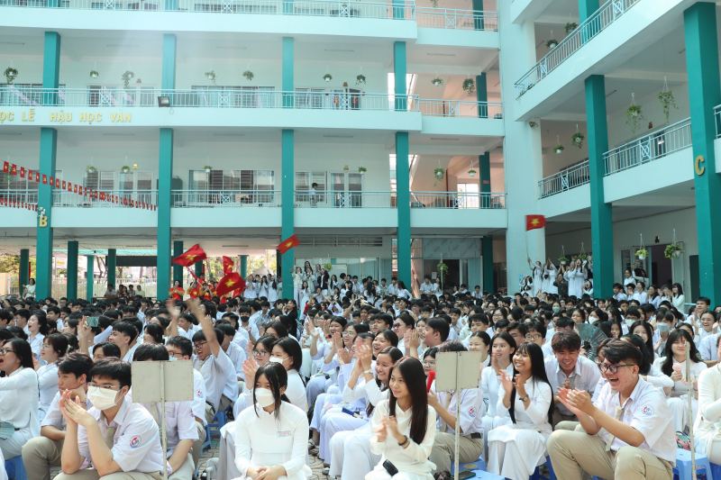 Trường THPT Tân Phong