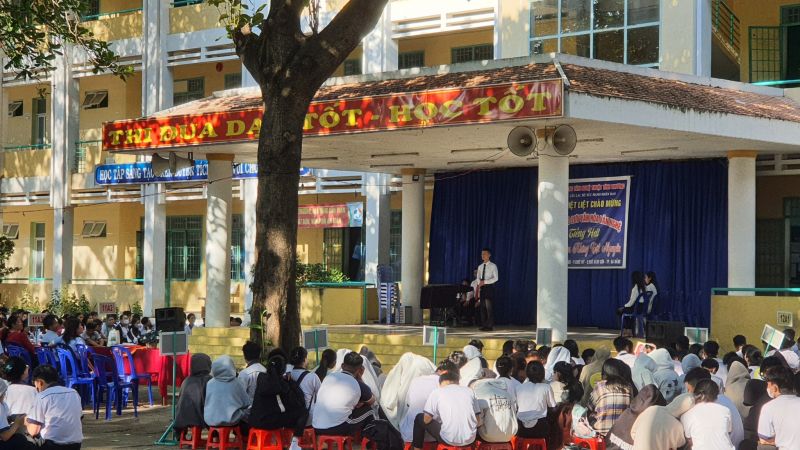 Trường THPT Tháp Chàm