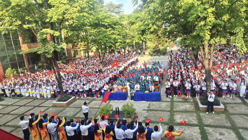 Trường THPT Trấn Biên