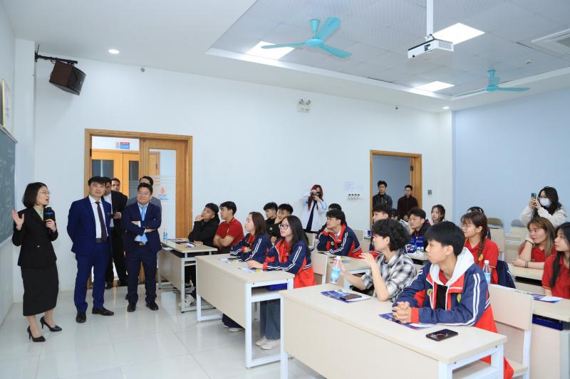 Trường THPT Trần Thánh Tông
