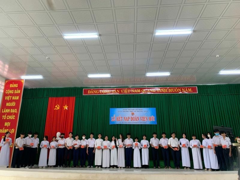 Trường THPT Trần Văn Ơn