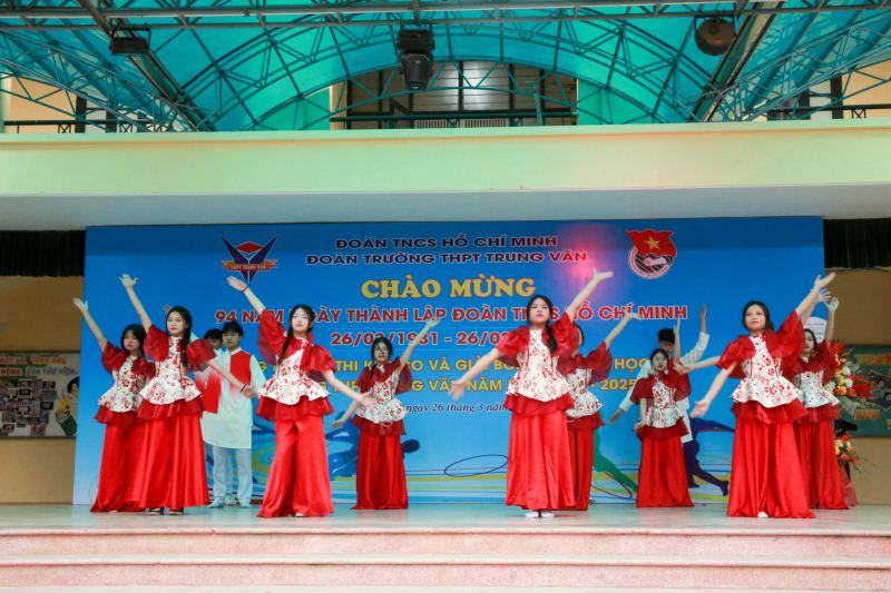 Trường THPT Trung Văn