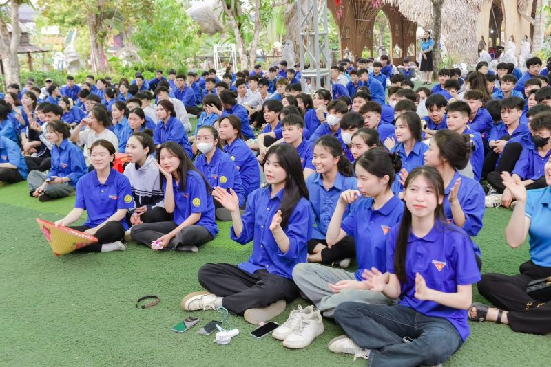 Trường THPT Trương Hán Siêu