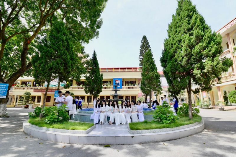 Trường THPT Việt Bắc