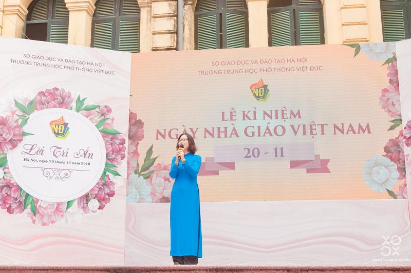 Cô giáo biểu diễn văn nghệ nhân ngày 20/11