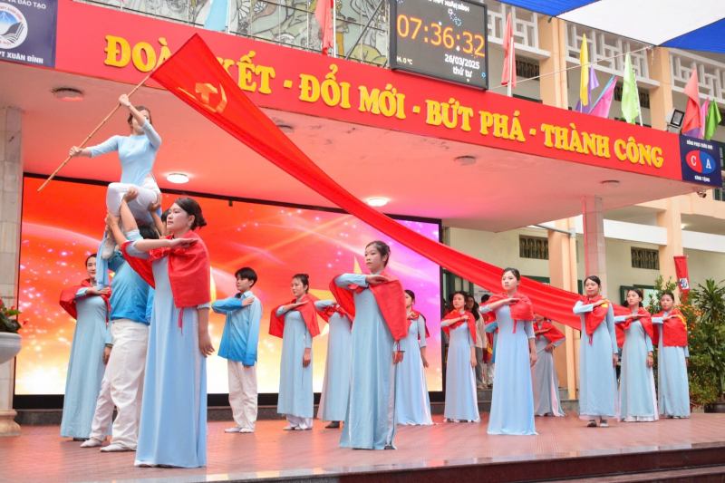 Trường THPT Xuân Đỉnh