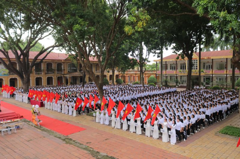 Trường THPT Yên Lạc
