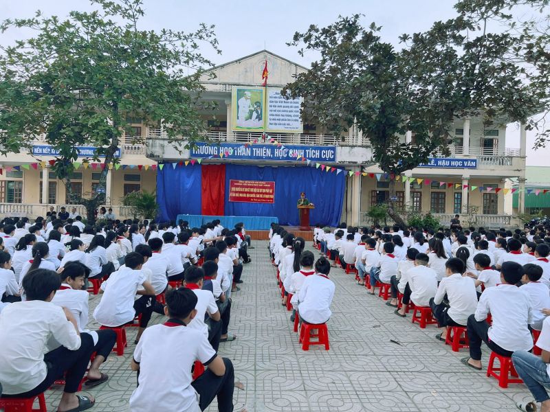 Trường Tiểu học & Trung học cơ sở Hợp Thành