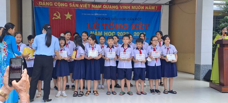 Trường tiểu học Cần Đốt